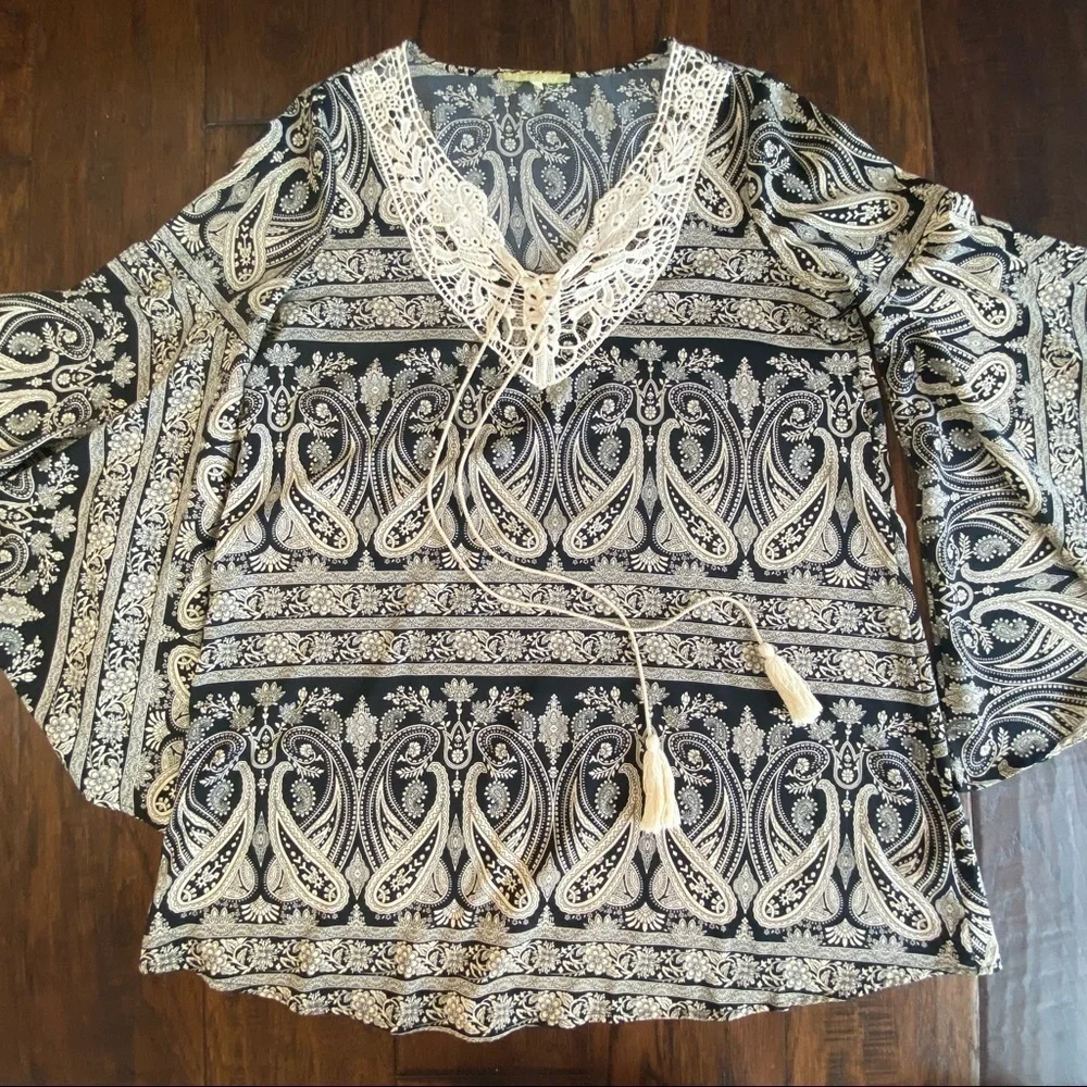 GIANNI BINI Bell Sleeve Tassel Tie Boho Dress - Picture 2 of 13